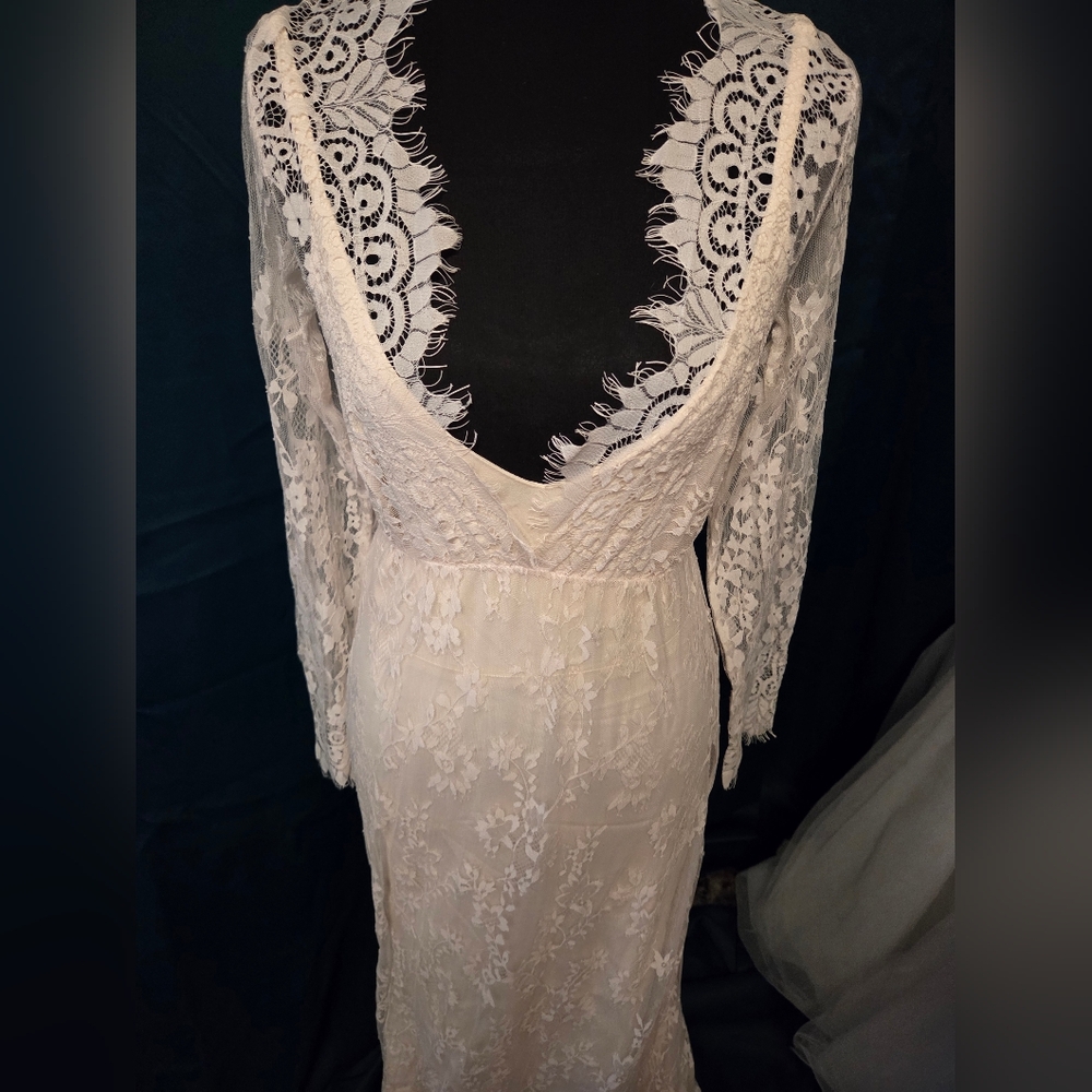 Elegant White Lace Long-Sleeve Wedding Dress Size S NWT - Picture 5 of 5